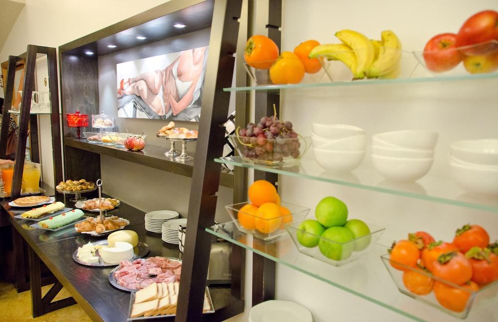 Hotel Plaza Opera 4*