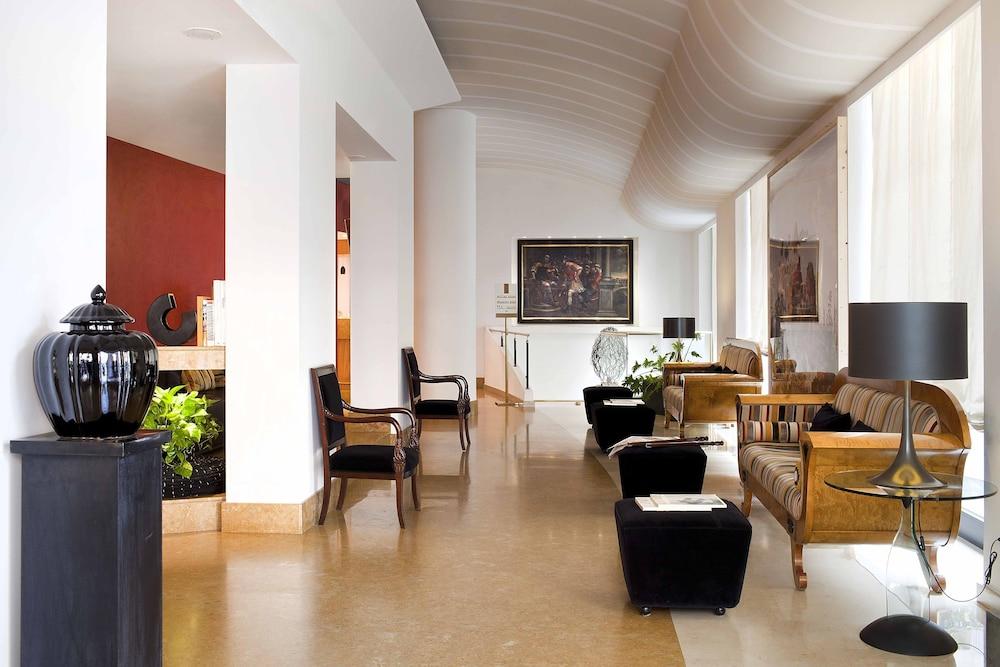 Plaza Opera Hotel 4*