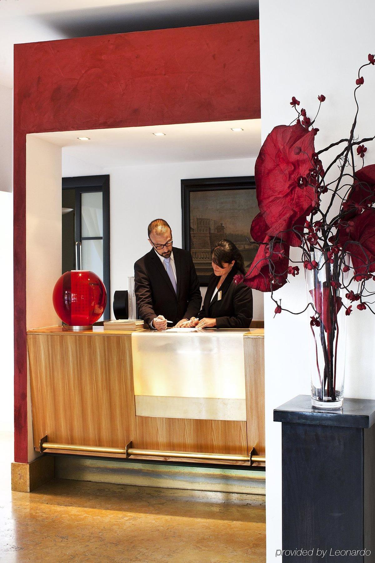 Hotel Plaza Opera 4*